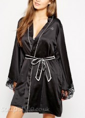 Tracy's Black & White Dressing Gown / Robe - Corrie - SoapStyle